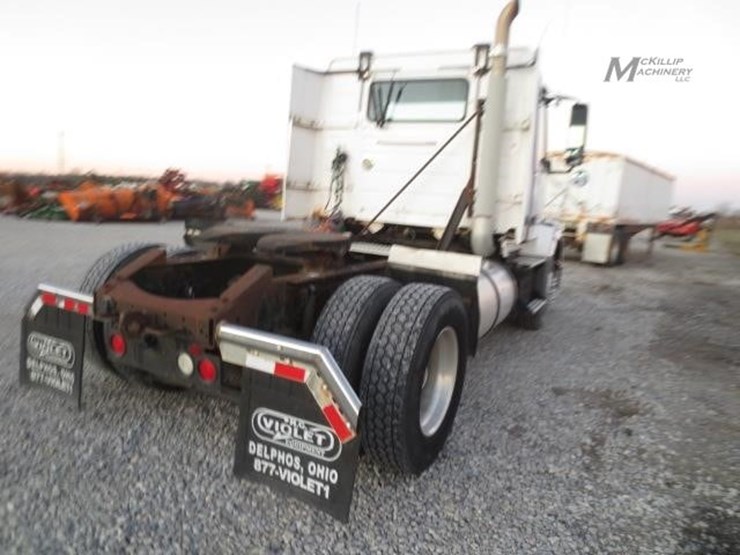 2008-volvo-vnl42t300-image-6