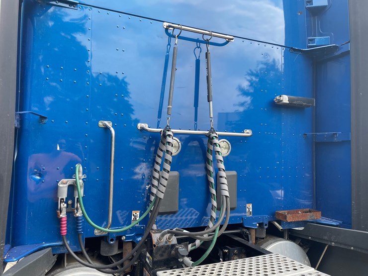 2020-kenworth-t680-image-12