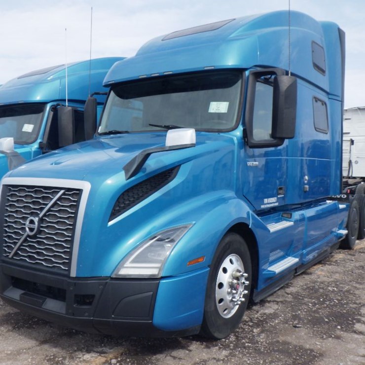 2019 VOLVO VNL860