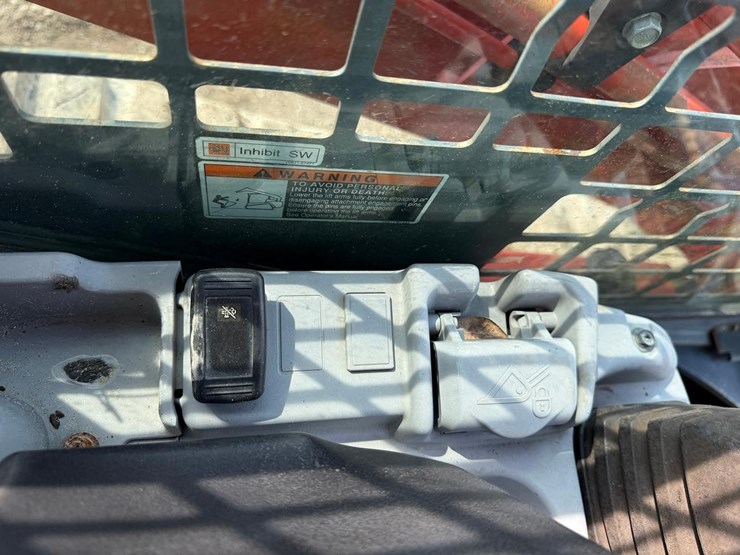 2015-kubota-svl75-2-image-25
