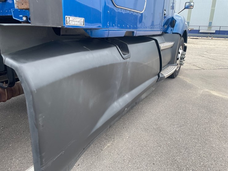 2020-kenworth-t680-image-23