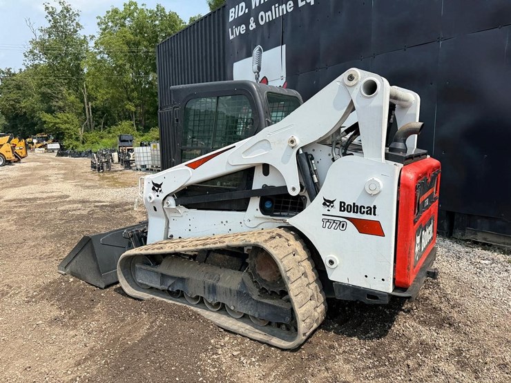2020-bobcat-t770-image-2
