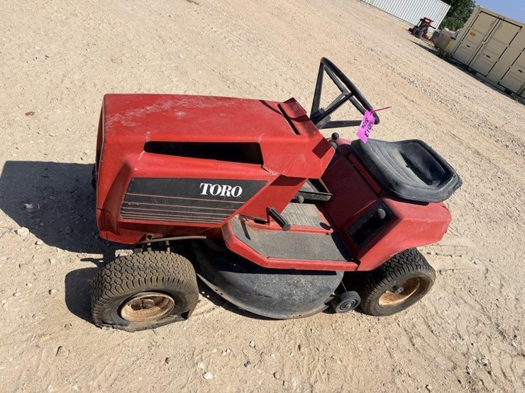 toro-832-image-1