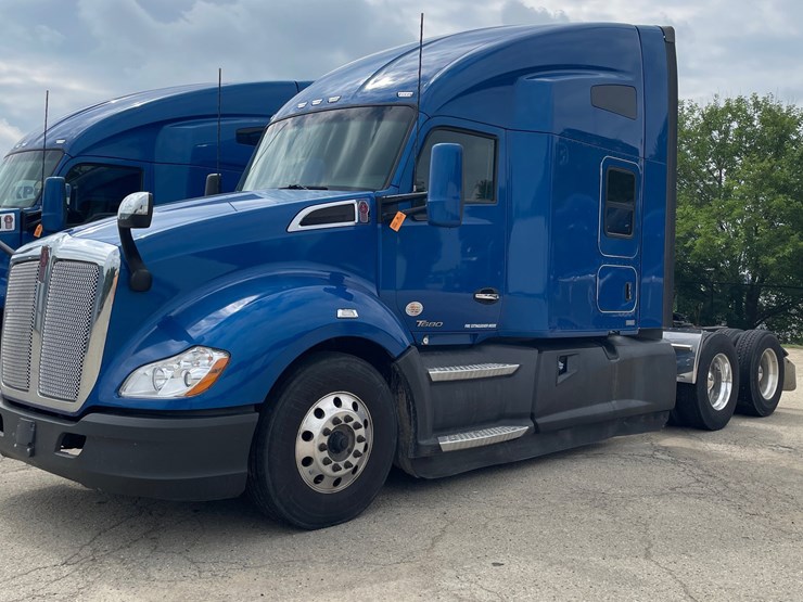 2022-kenworth-t680-image-1