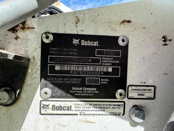 2023-bobcat-t770-image-31