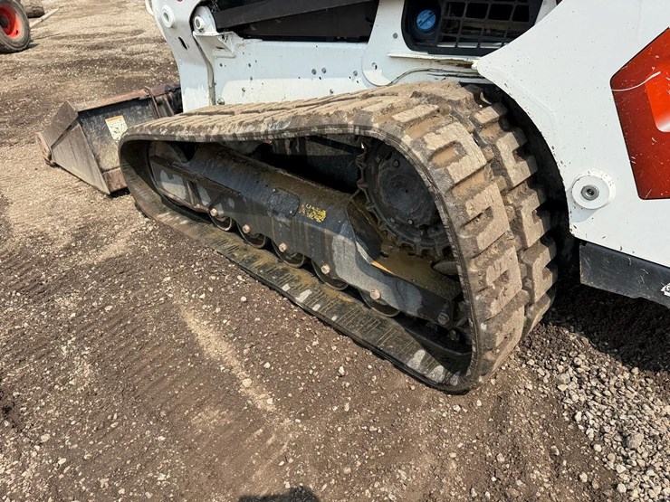 2023-bobcat-t770-image-16