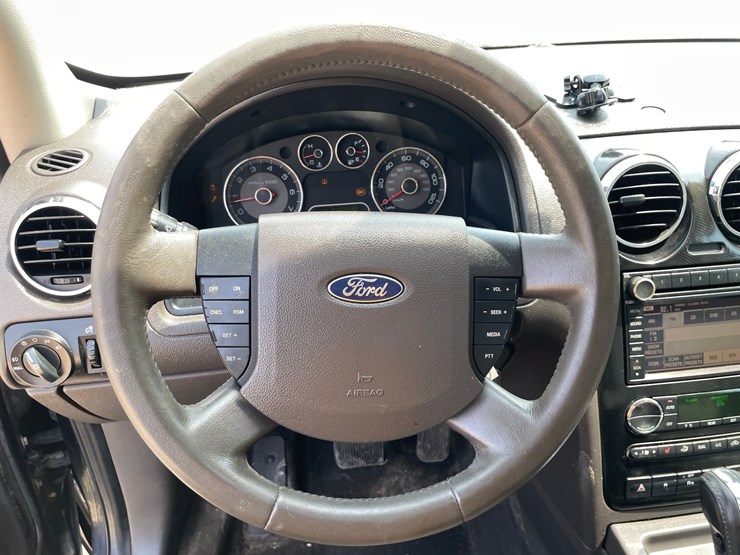 2008-ford-taurus-x-image-65