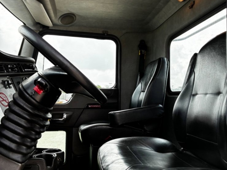 2019-kenworth-t370-image-7