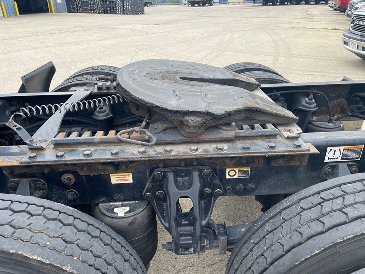 2020-kenworth-t680-image-12