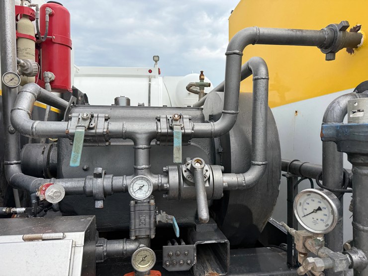 2012-kenworth-t800-image-13