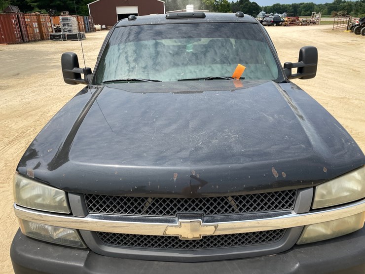 2003-chevrolet-silverado-2500hd-image-15