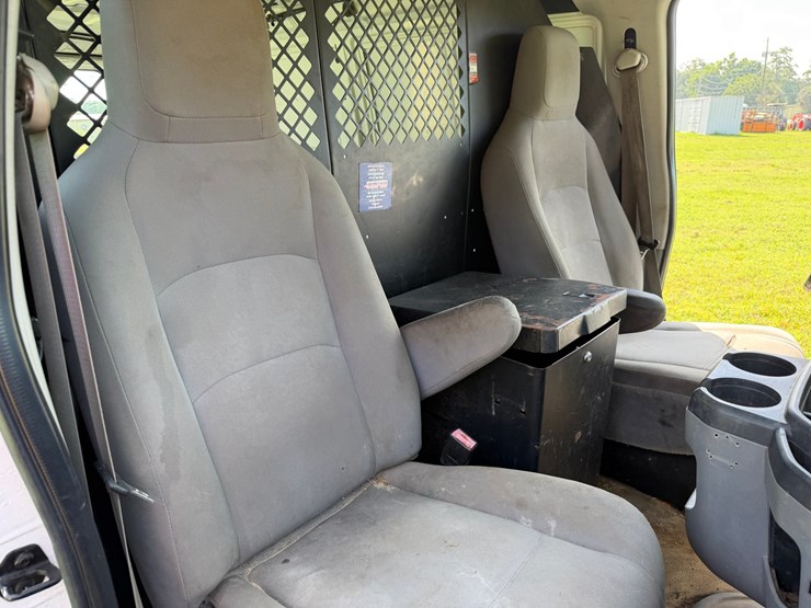2012-ford-e150-image-18