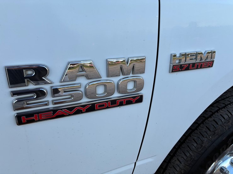 2015-dodge-ram-2500-image-6