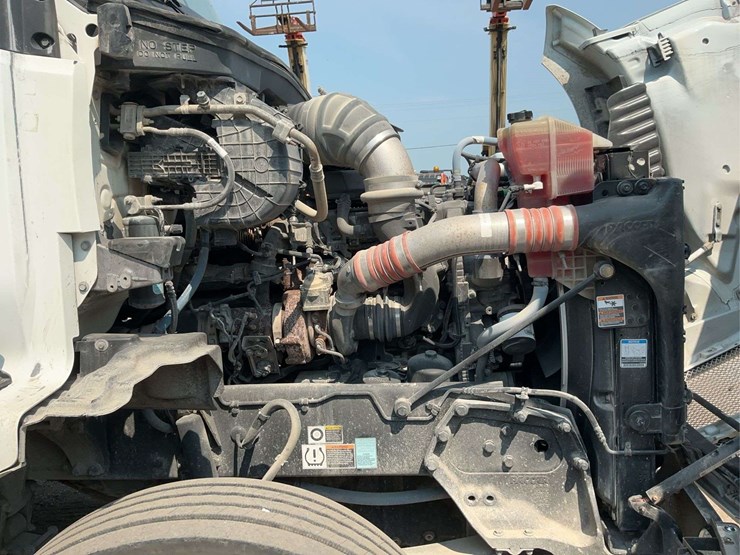 2018-kenworth-t680-image-16