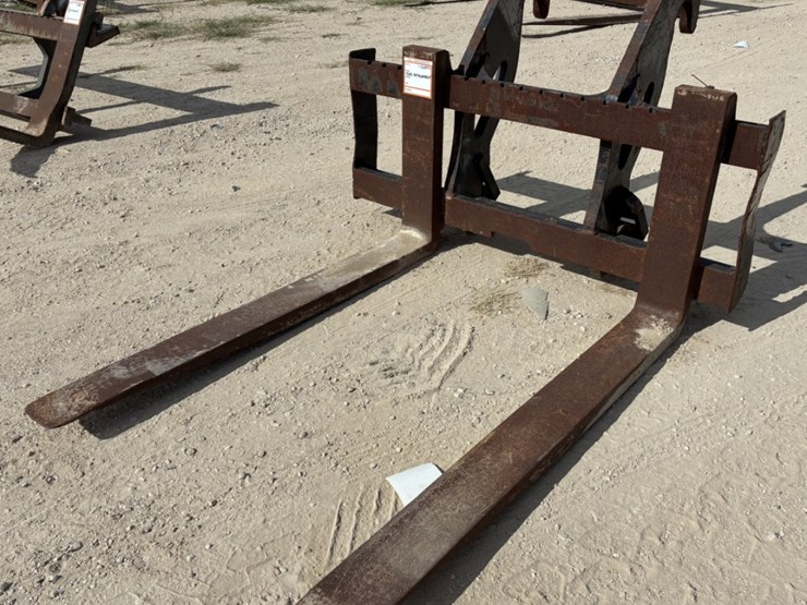 fork-attachment-for-loader-image-1