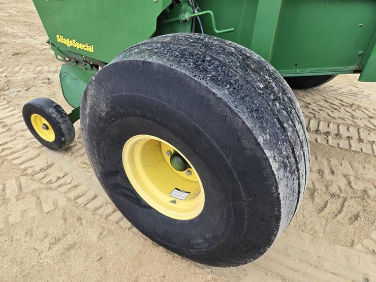 john-deere-569-image-13