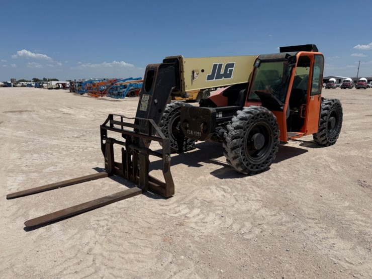2014-jlg-g9-43a-image-1
