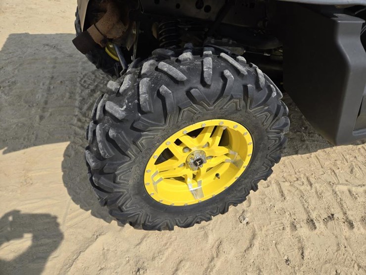 2018-john-deere-gator-xuv-835m-image-10