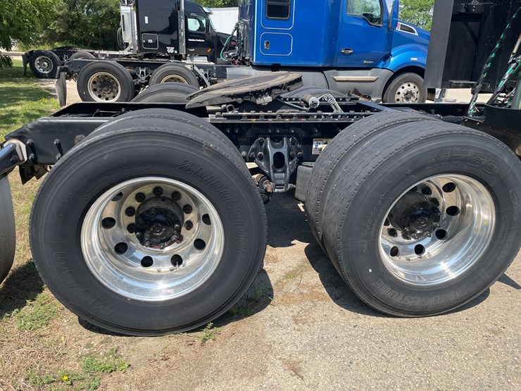 2019-kenworth-t680-image-5