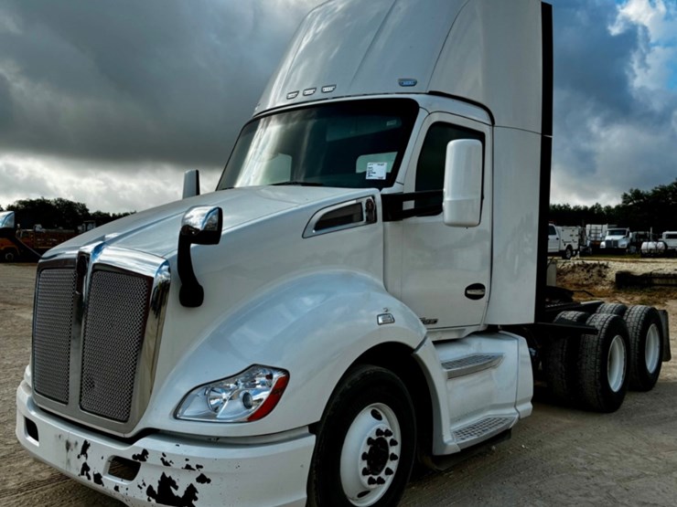 2019-kenworth-t680-image-1