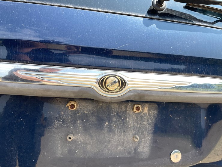 2006-chrysler-town-&-country-image-9