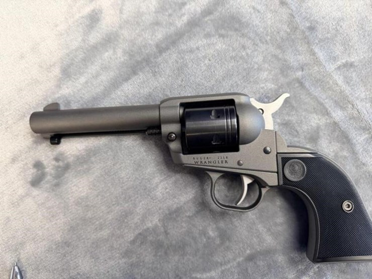 gs---ruger-wrangler-.22lr-revolver-image-3