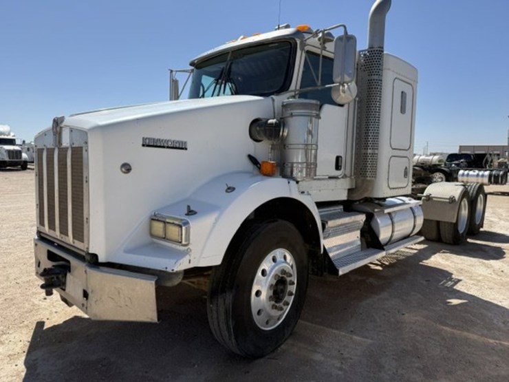 2009-kenworth-t800-image-1