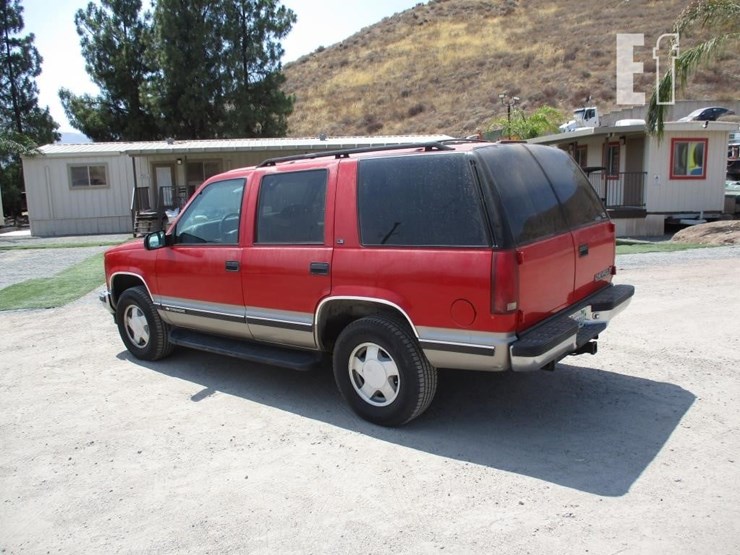1999-chevrolet-tahoe-image-4