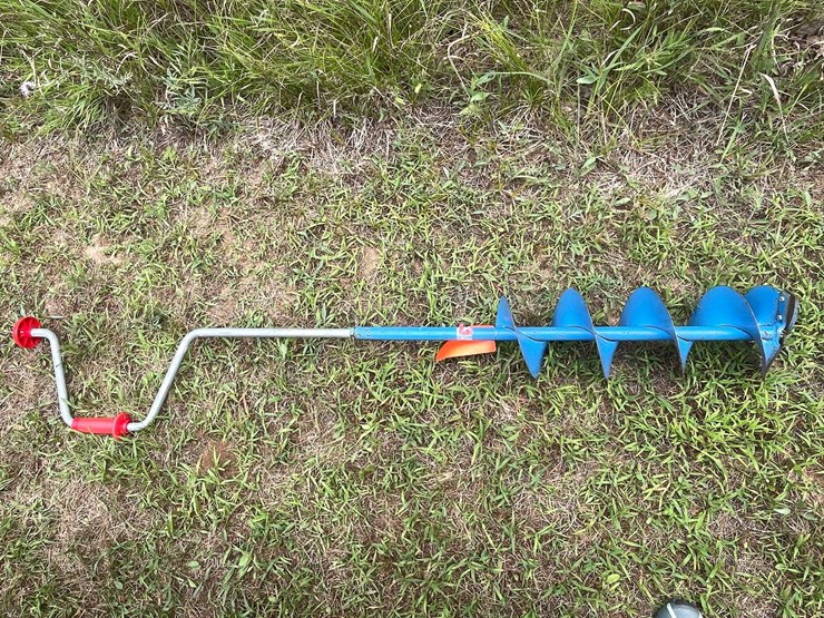 #5726-•-hand-ice-auger-image-1