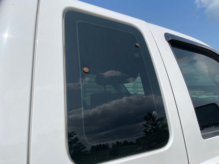 2015-ford-f550-image-17