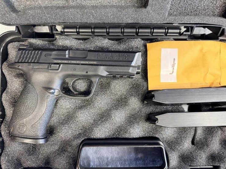 gs---smith-and-wesson-m&p-40-image-3