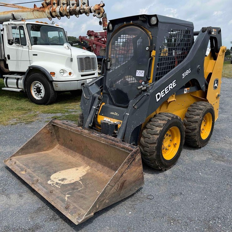 2018 DEERE 318G