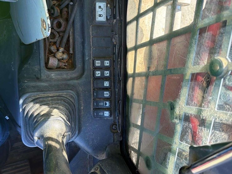 2022-takeuchi-tl12r2-image-8