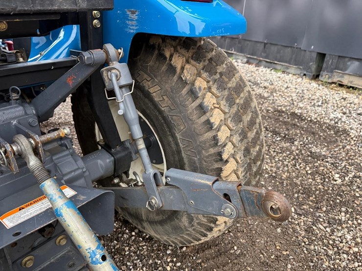 new-holland-tc25d-image-17
