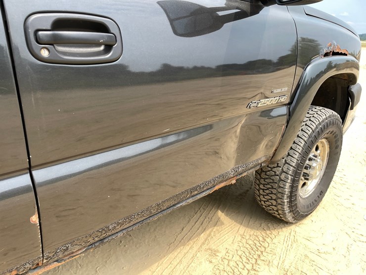 2003-chevrolet-silverado-2500hd-image-31