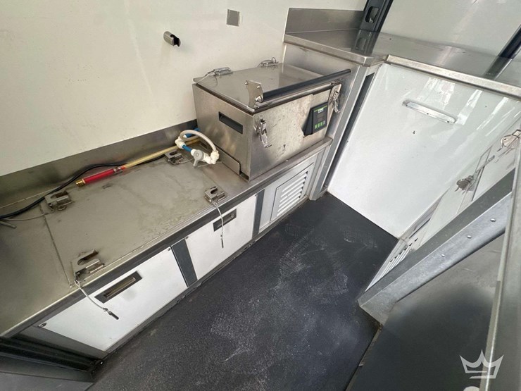 2021-mercedes-benz-sprinter-4500-image-16