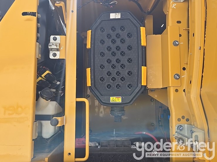 2019-caterpillar-336-image-29