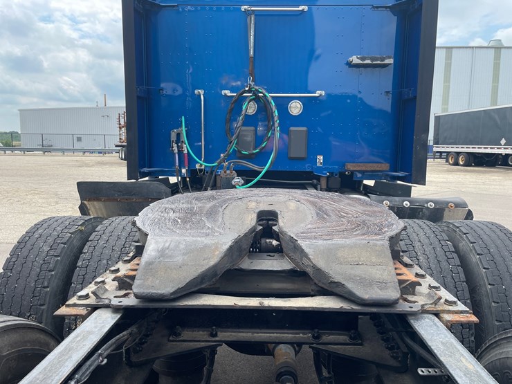 2020-kenworth-t680-image-18