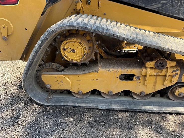 2023-caterpillar-259d3-image-13