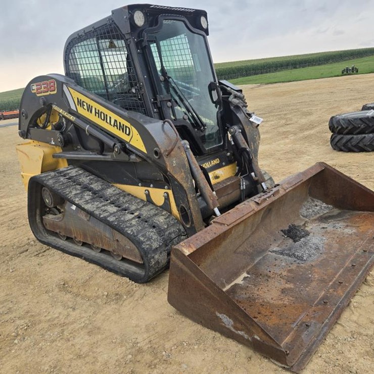NEW HOLLAND C238