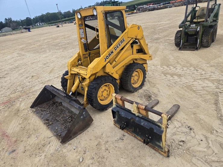 john-deere-570-image-1