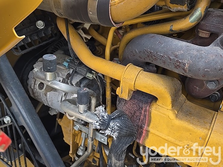 2014-deere-310sk-image-47