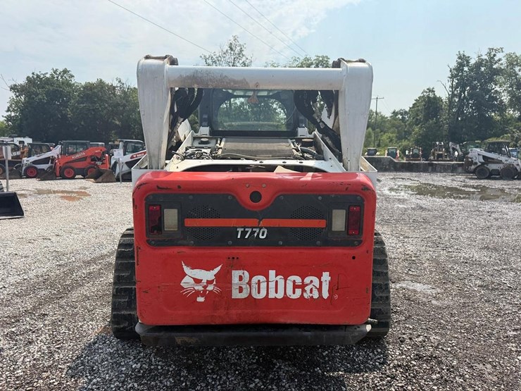 2020-bobcat-t770-image-3