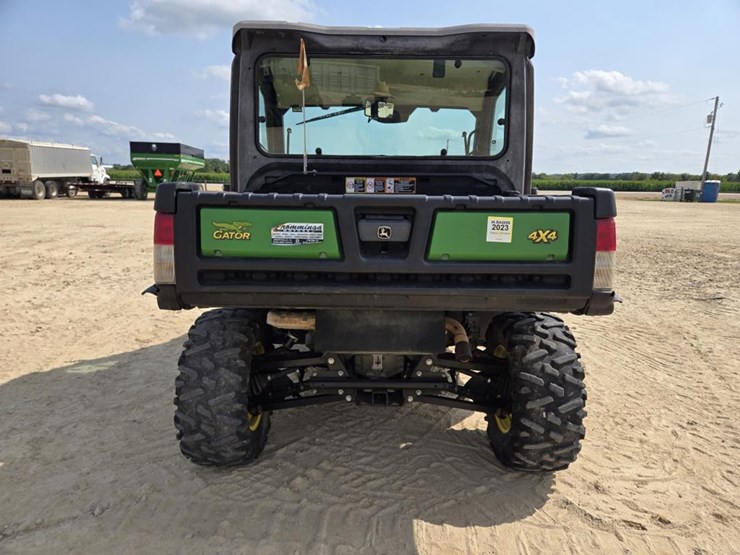 2018-john-deere-gator-xuv-835m-image-8