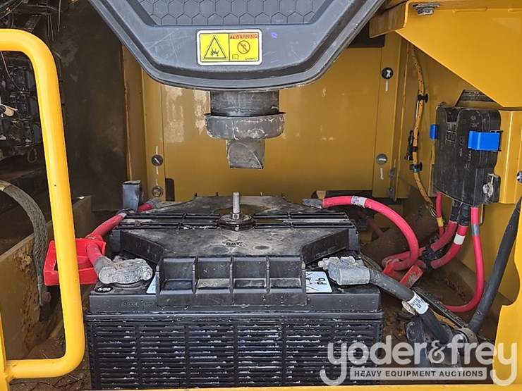 2019-caterpillar-336-image-30