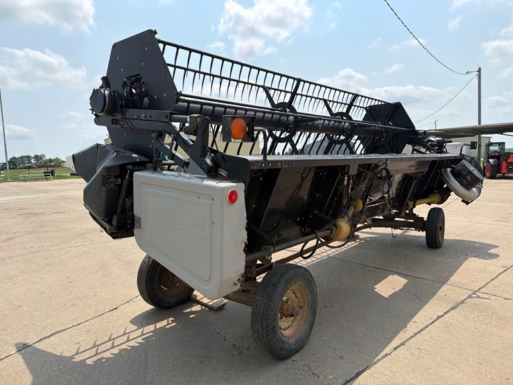 agco-20ft-air-reel-bean-head-w/-cart-image-4