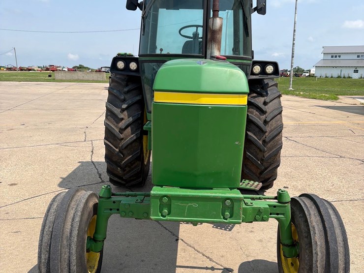 john-deere-4030-image-2