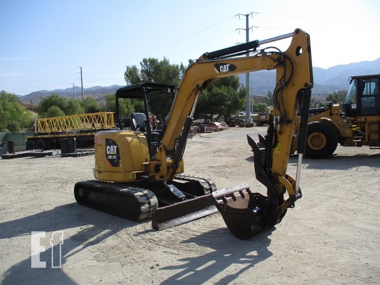 2016-caterpillar-305.5e-image-2
