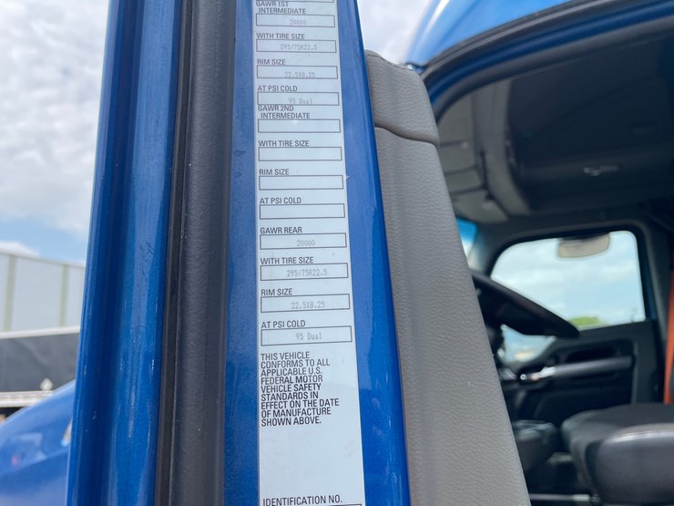 2020-kenworth-t680-image-39