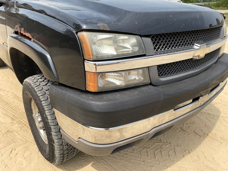 2003-chevrolet-silverado-2500hd-image-33